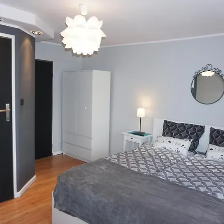 Δωμάτια σε οικογενειακή κατοικία Goscinne Evita *